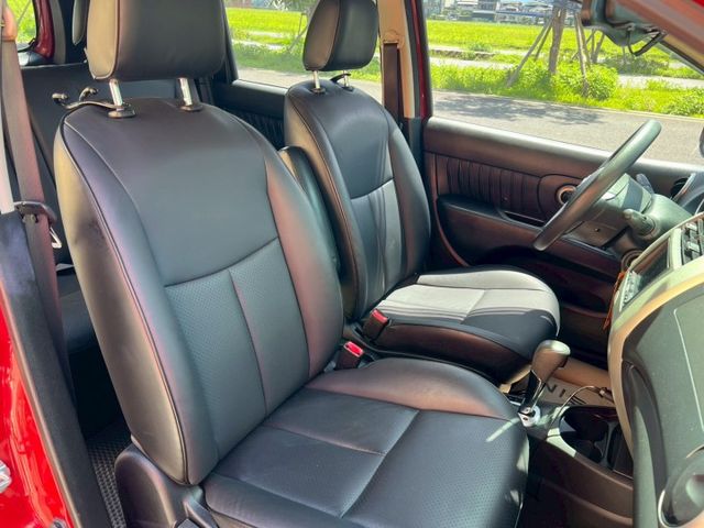一手車僅跑5萬多公里/恆溫液晶版/抬顯/藍芽/行車紀錄器/倒車顯影/霧燈/自動頭燈/原廠保養/旅行架/原版件  第8張相片