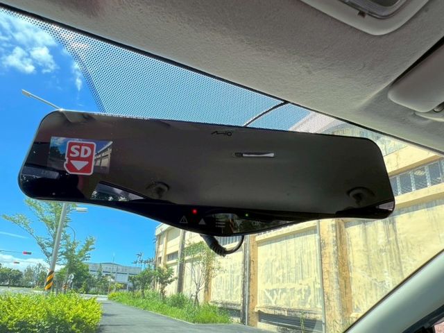 一手車僅跑5萬多公里/恆溫液晶版/抬顯/藍芽/行車紀錄器/倒車顯影/霧燈/自動頭燈/原廠保養/旅行架/原版件  第11張相片