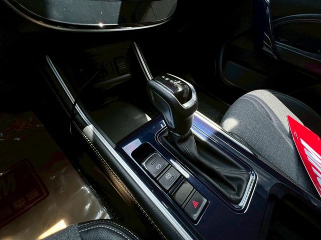 一手車七人座原廠保固中原版件僅跑1萬多公里/ACC/環景大螢幕/多功能斜坡可輪椅可收納/手機快充/前後雷達/LED頭燈  第15張相片
