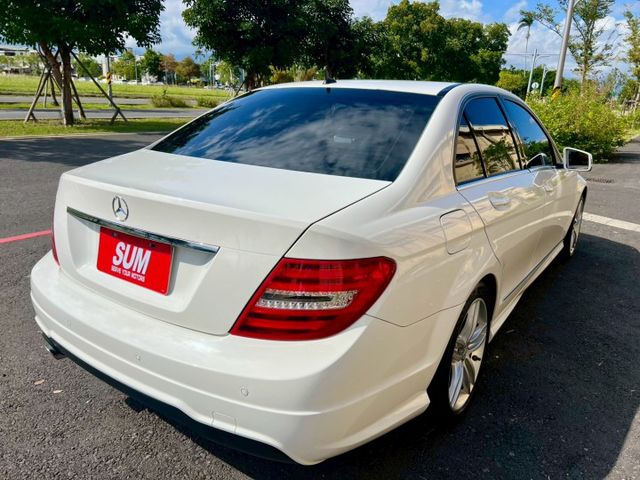 一手車/7安/天窗/低里程/雙前電動椅/行車紀錄器/快撥鍵/定速/藍芽/霧燈/鋁圈17吋/四顆輪胎新  第3張相片