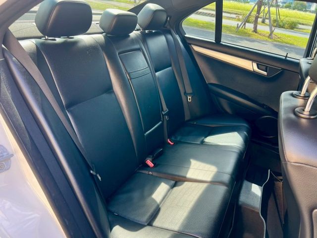 一手車/7安/天窗/低里程/雙前電動椅/行車紀錄器/快撥鍵/定速/藍芽/霧燈/鋁圈17吋/四顆輪胎新  第10張相片