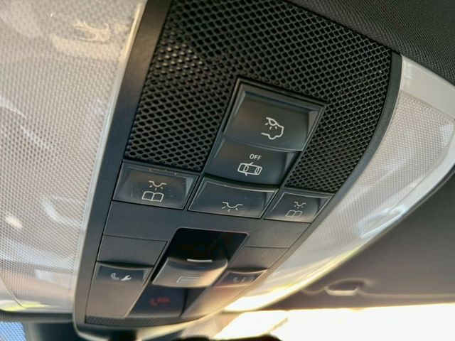 一手車/7安/天窗/低里程/雙前電動椅/行車紀錄器/快撥鍵/定速/藍芽/霧燈/鋁圈17吋/四顆輪胎新  第14張相片