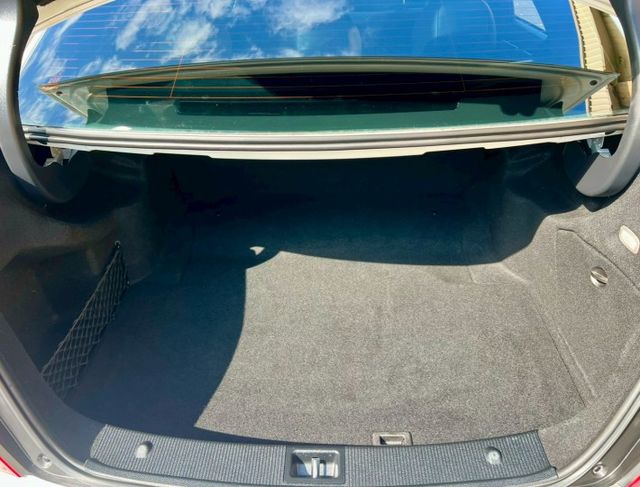 一手車/7安/天窗/低里程/雙前電動椅/行車紀錄器/快撥鍵/定速/藍芽/霧燈/鋁圈17吋/四顆輪胎新  第15張相片