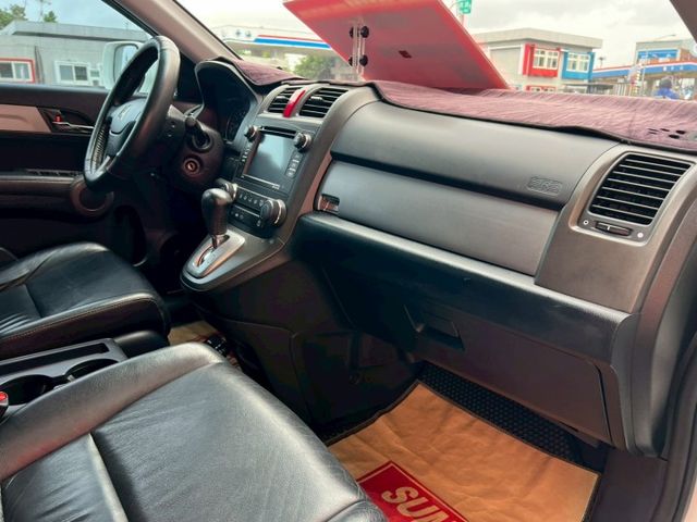 優質代步休旅車/里程保證/電折/藍芽/尾翼/胎壓/行車紀錄器/倒車顯影/霧燈/防水托盤/輪胎近全新  第7張相片