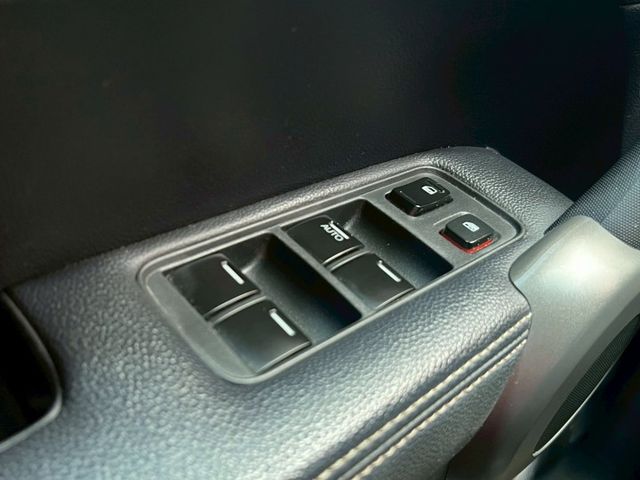 優質代步休旅車/里程保證/電折/藍芽/尾翼/胎壓/行車紀錄器/倒車顯影/霧燈/防水托盤/輪胎近全新  第13張相片