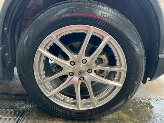 優質代步休旅車/里程保證/電折/藍芽/尾翼/胎壓/行車紀錄器/倒車顯影/霧燈/防水托盤/輪胎近全新  第18張相片