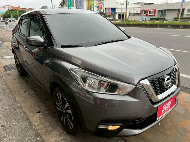 一手車跑4萬公里/CARPLAY螢幕/ISOFIX/音控快撥鍵/行車紀錄器/倒車顯影/霧燈  第2張相片