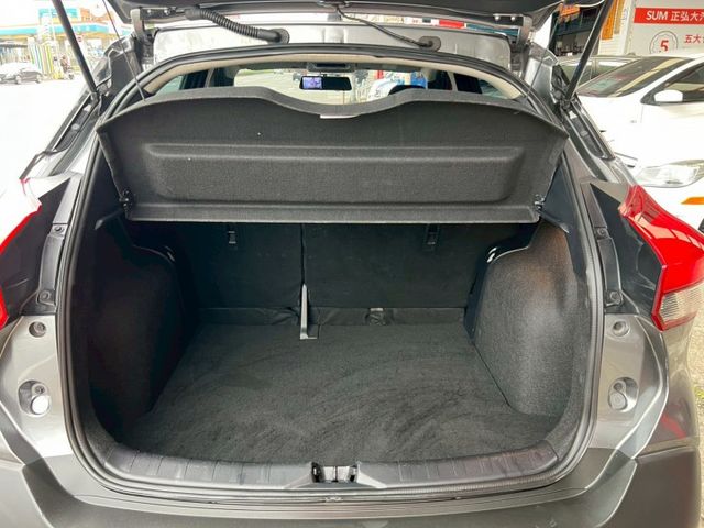 一手車跑4萬公里/CARPLAY螢幕/ISOFIX/音控快撥鍵/行車紀錄器/倒車顯影/霧燈  第14張相片