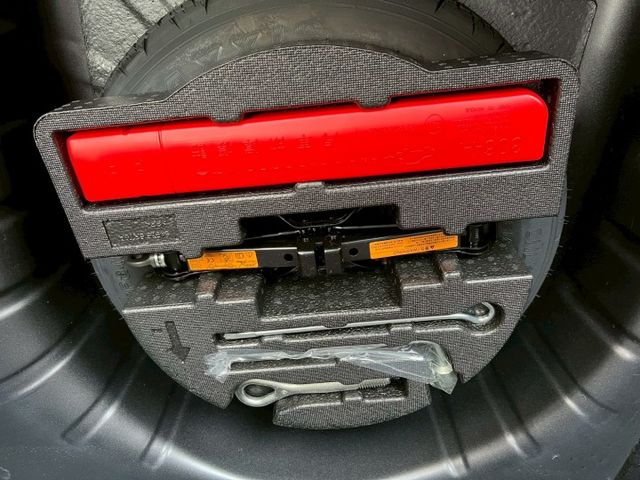 一手車跑4萬公里/CARPLAY螢幕/ISOFIX/音控快撥鍵/行車紀錄器/倒車顯影/霧燈  第15張相片