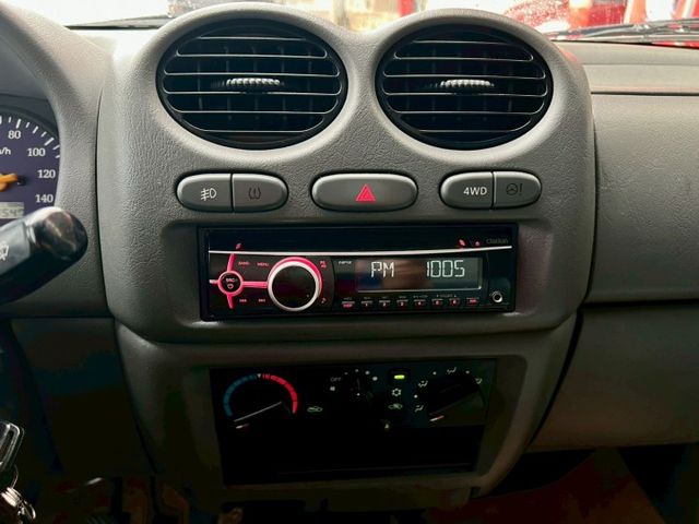 低里程僅跑9萬多公里/4輪傳動4WD/胎壓/全新帆布架(附鎖)/霧燈/行車紀錄器/電動窗/輪胎新/已打蠟美容/全新前保桿  第8張相片