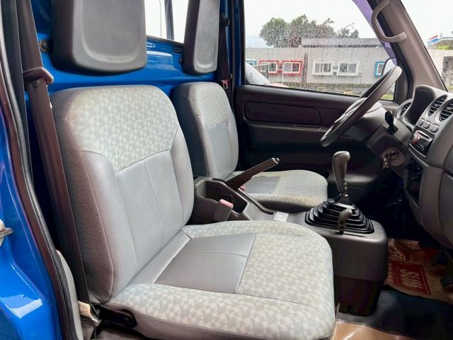 低里程僅跑9萬多公里/4輪傳動4WD/胎壓/全新帆布架(附鎖)/霧燈/行車紀錄器/電動窗/輪胎新/已打蠟美容/全新前保桿  第10張相片