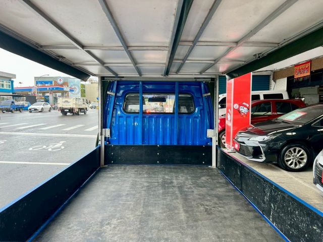 低里程僅跑9萬多公里/4輪傳動4WD/胎壓/全新帆布架(附鎖)/霧燈/行車紀錄器/電動窗/輪胎新/已打蠟美容/全新前保桿  第17張相片