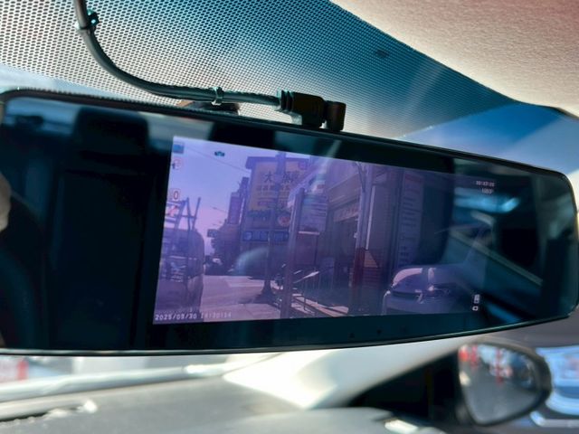 一手車/藍芽/ABS/鋁圈/輪胎新/原廠保養/行車紀錄器/買就送2年或5萬公里保固  第11張相片