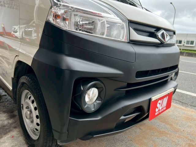 一手車/貨車版/附全新四顆輪胎/里程保證/盲點/循跡/自動頭燈/行車紀錄器/霧燈/原廠保養/原廠說明書  第19張相片