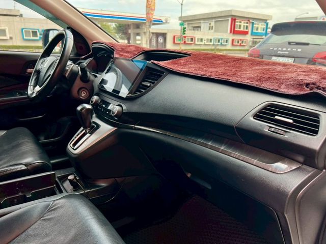 一手車里程保證/天窗/安卓機/自動頭燈/換檔快撥/定速/藍芽/導航/電折/恆溫/循跡/WIFI/倒車影像行車紀錄器/霧燈  第12張相片