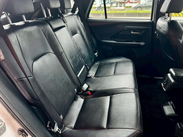 一手車低里程潮玩版/ACC/腳踢電尾門/CARPLAY/電折/盲點/車頂架/自動煞停/AUTOHOLD/霧燈  第8張相片