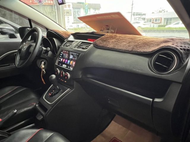 一手車/七人座/音控快撥鍵/藍芽/導航/電折/行車紀錄器/ISOFIX/全新安卓WIFI機/倒車顯影/霧燈  第6張相片