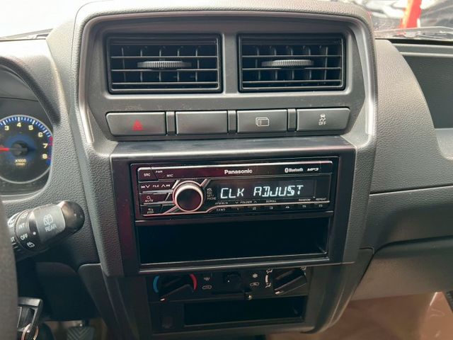 一手車/貨車版/附全新四顆輪胎/里程保證/盲點/循跡/自動頭燈/行車紀錄器/霧燈/原廠保養/原廠說明書  第10張相片