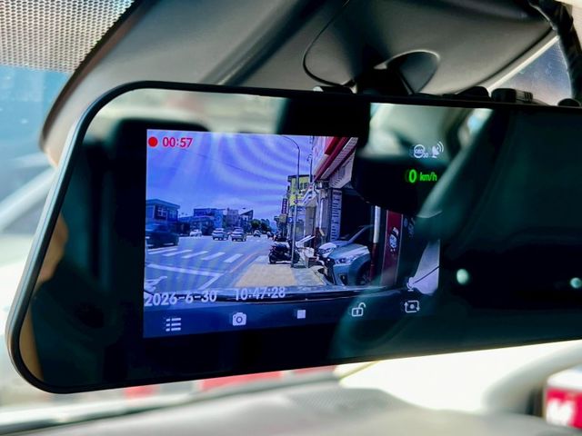 想省就選省油電車/ACC跟車/恆溫/全新安卓機/藍芽/CARPLAY/倒車影像/行車紀錄器/ISOFIX/霧燈/自動頭燈  第9張相片