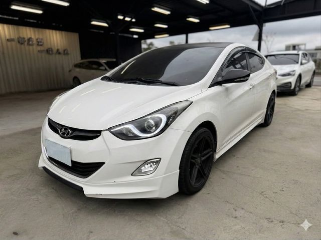 HYUNDAI現代 ELANTRA  第1張相片