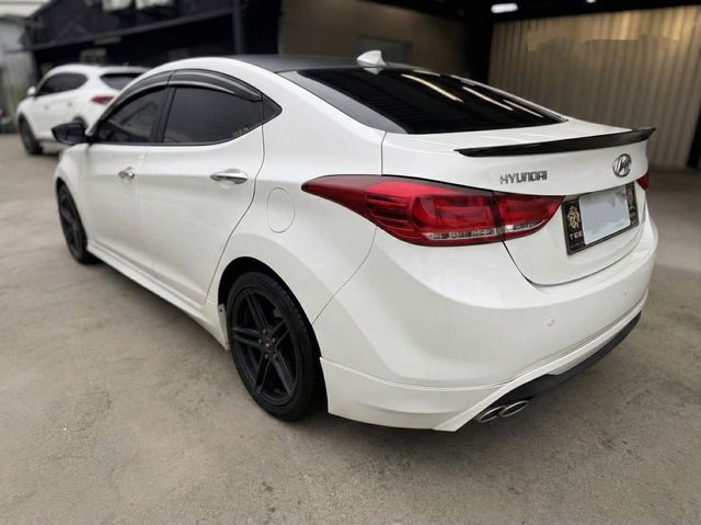 HYUNDAI現代 ELANTRA  第2張相片