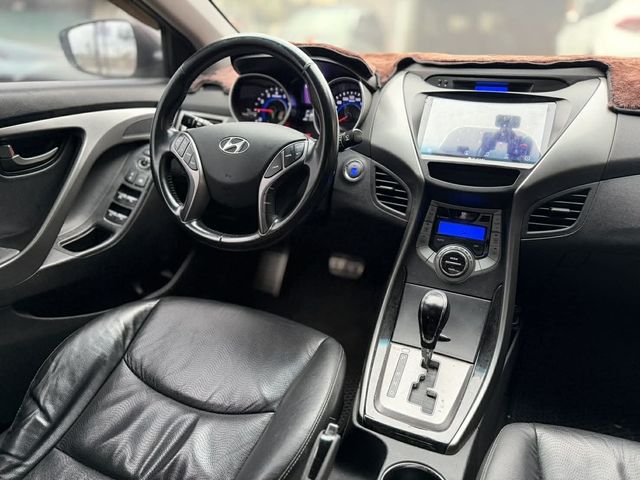 HYUNDAI現代 ELANTRA  第4張相片