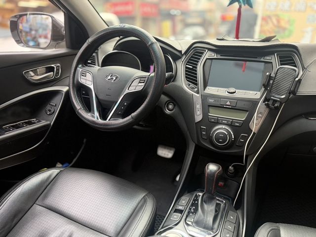 HYUNDAI現代 SANTA FE  第4張相片