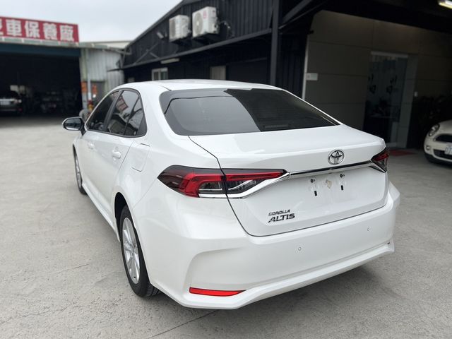 TOYOTA豐田 ALTIS  第2張相片