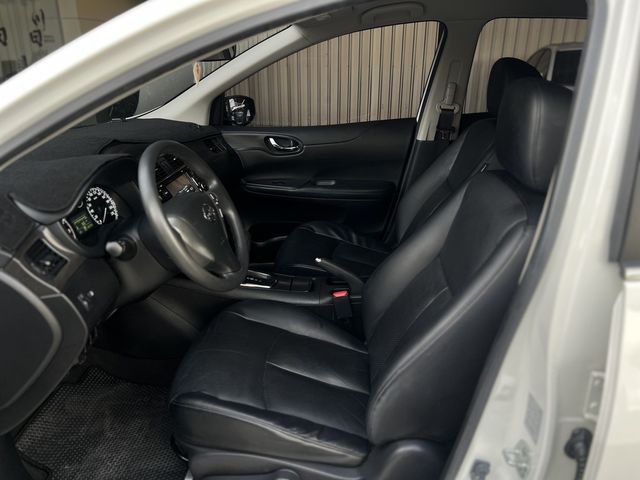 NISSAN日產 TIIDA  第5張相片