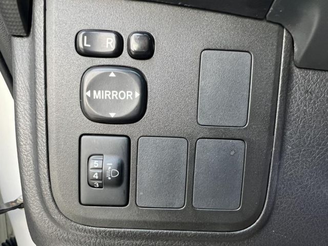 Toyota Wish  第9張相片