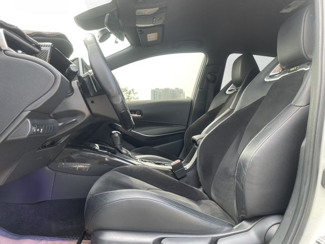 Toyota Auris  第10張相片