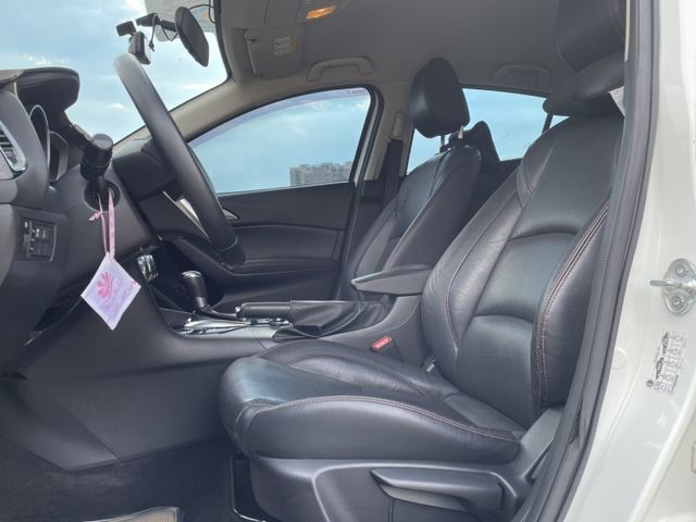 2015 MAZDA 馬3 4D 尊榮型 2.0  第9張相片