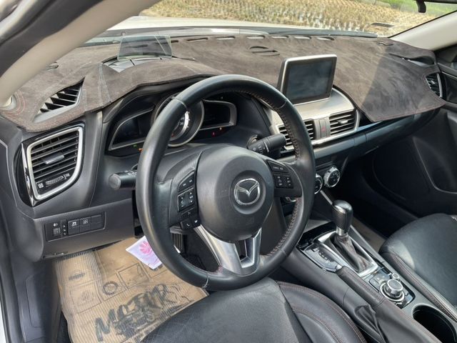 2015 MAZDA 馬3 4D 尊榮型 2.0  第10張相片