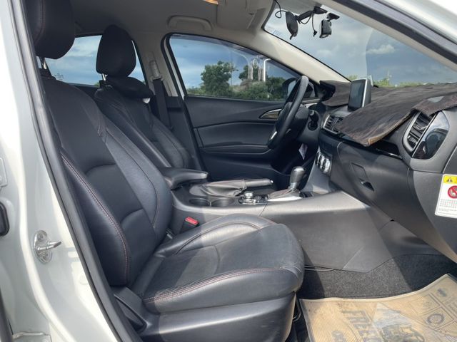 2015 MAZDA 馬3 4D 尊榮型 2.0  第12張相片