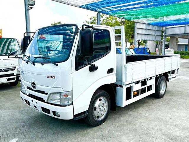 HINO日野 300  第1張相片