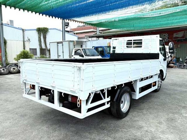 HINO日野 300  第2張相片