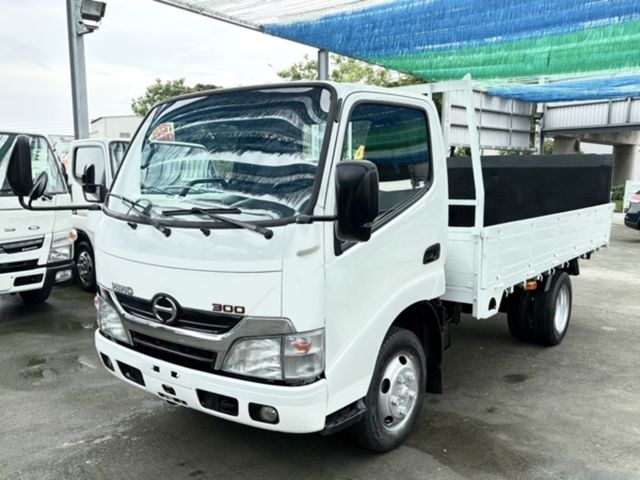 HINO日野 300  第1張相片