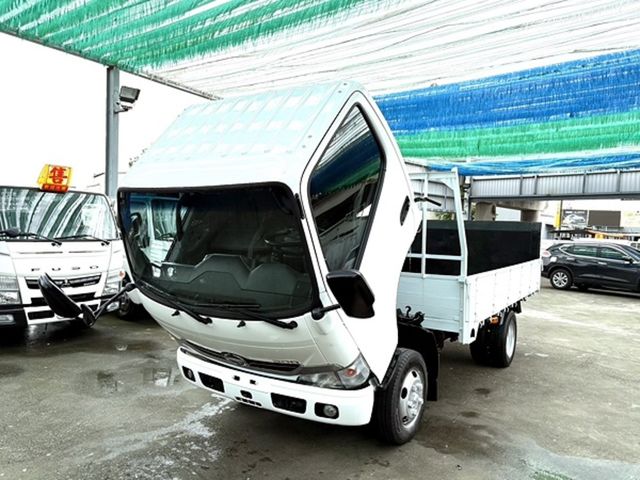 HINO日野 300  第7張相片