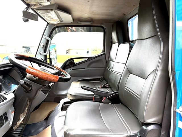 MITSUBISHI三菱 CANTER  第4張相片