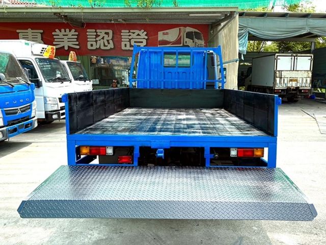 MITSUBISHI三菱 CANTER  第7張相片