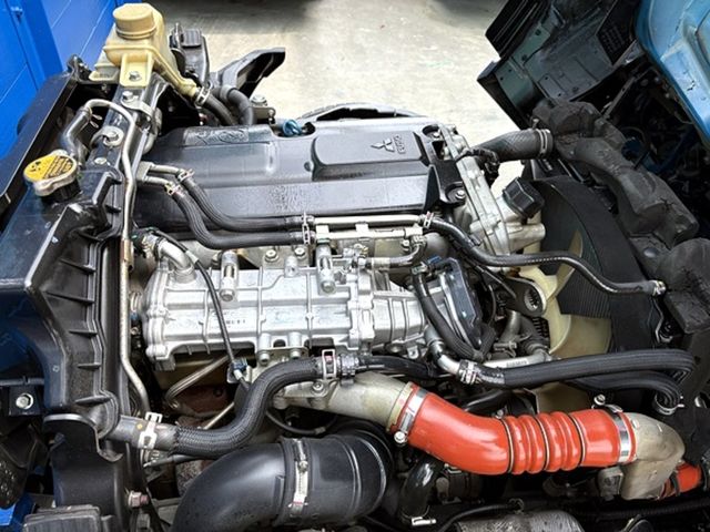 MITSUBISHI三菱 CANTER  第9張相片