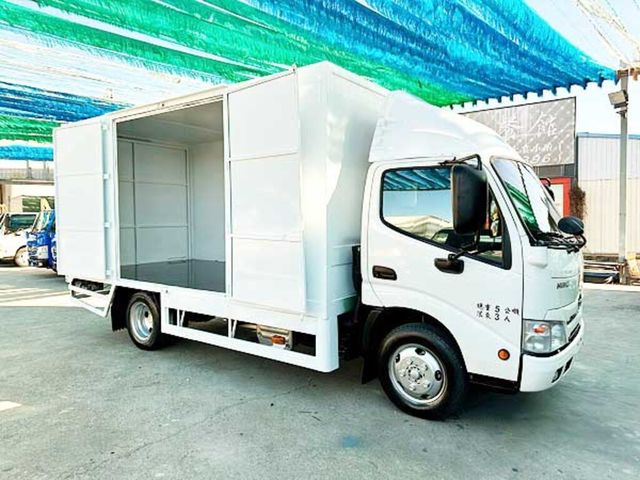 HINO日野 300  第1張相片