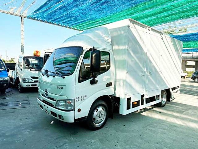 HINO日野 300  第3張相片