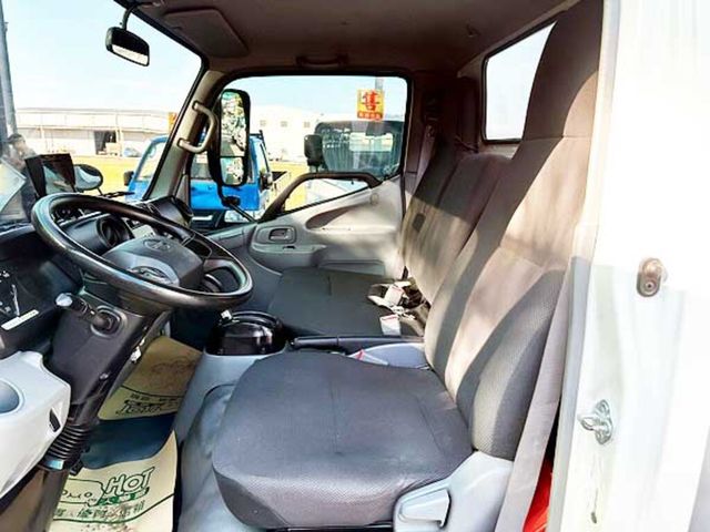 HINO日野 300  第6張相片