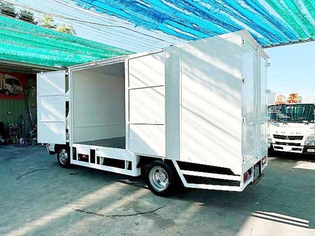 HINO日野 300  第7張相片