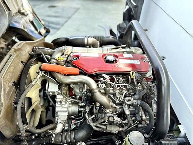 HINO日野 300  第9張相片