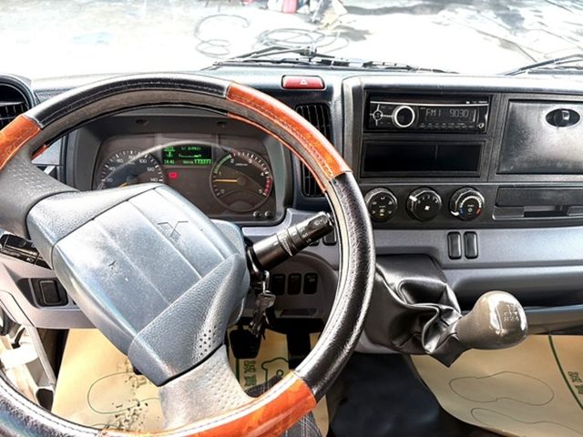 MITSUBISHI三菱 CANTER  第4張相片