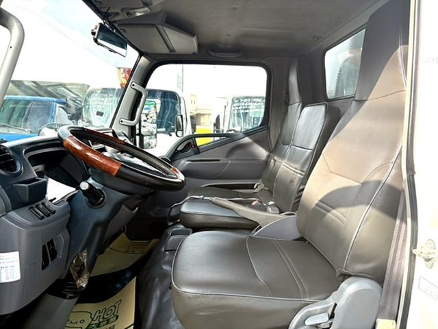 MITSUBISHI三菱 CANTER  第8張相片