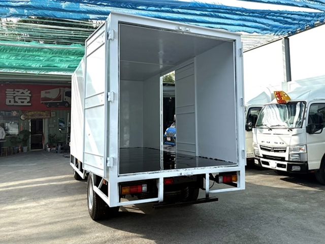 MITSUBISHI三菱 CANTER  第9張相片