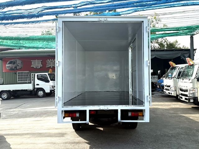 MITSUBISHI三菱 CANTER  第10張相片